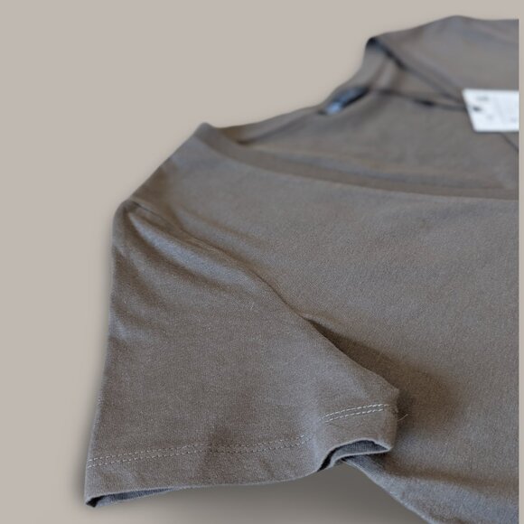 Zara Short Sleeve Vneck Olive Green Tee - Small - Picture 6 of 9